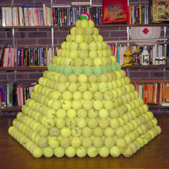 Tennis balls packing